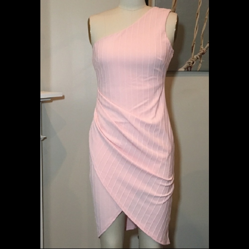 New fashion nova dress